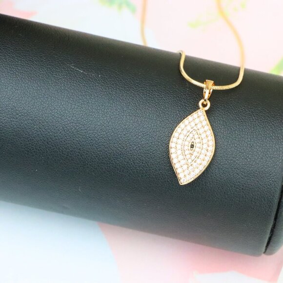 "Rose Gold Eye Leaf Pendant with White and Black Crystal Detail, XPPT1254 - Picture 7 of 12
